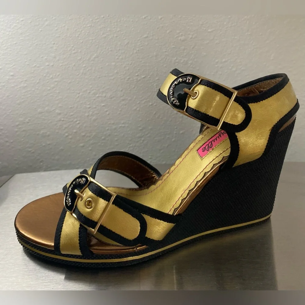 BETSEY JOHNSON… WOMENS Chic Gold and Black Wedge Sandals